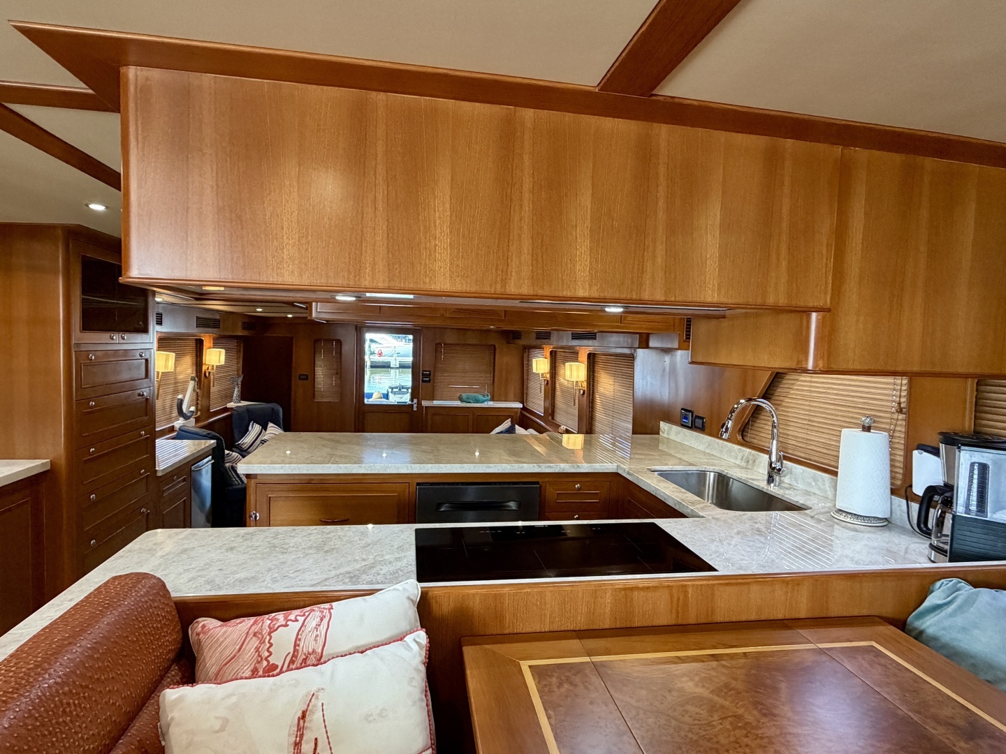 Alaskan 70 Motor Yacht Yacht For Sale