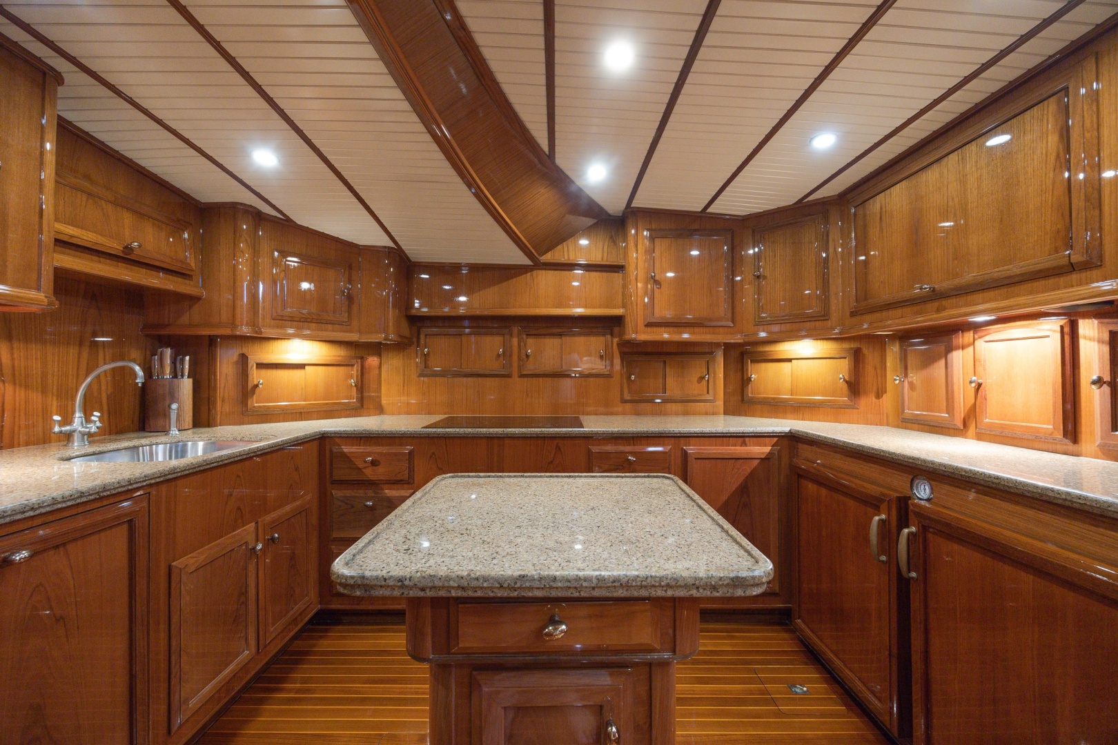 2003 Donzi R58 Express