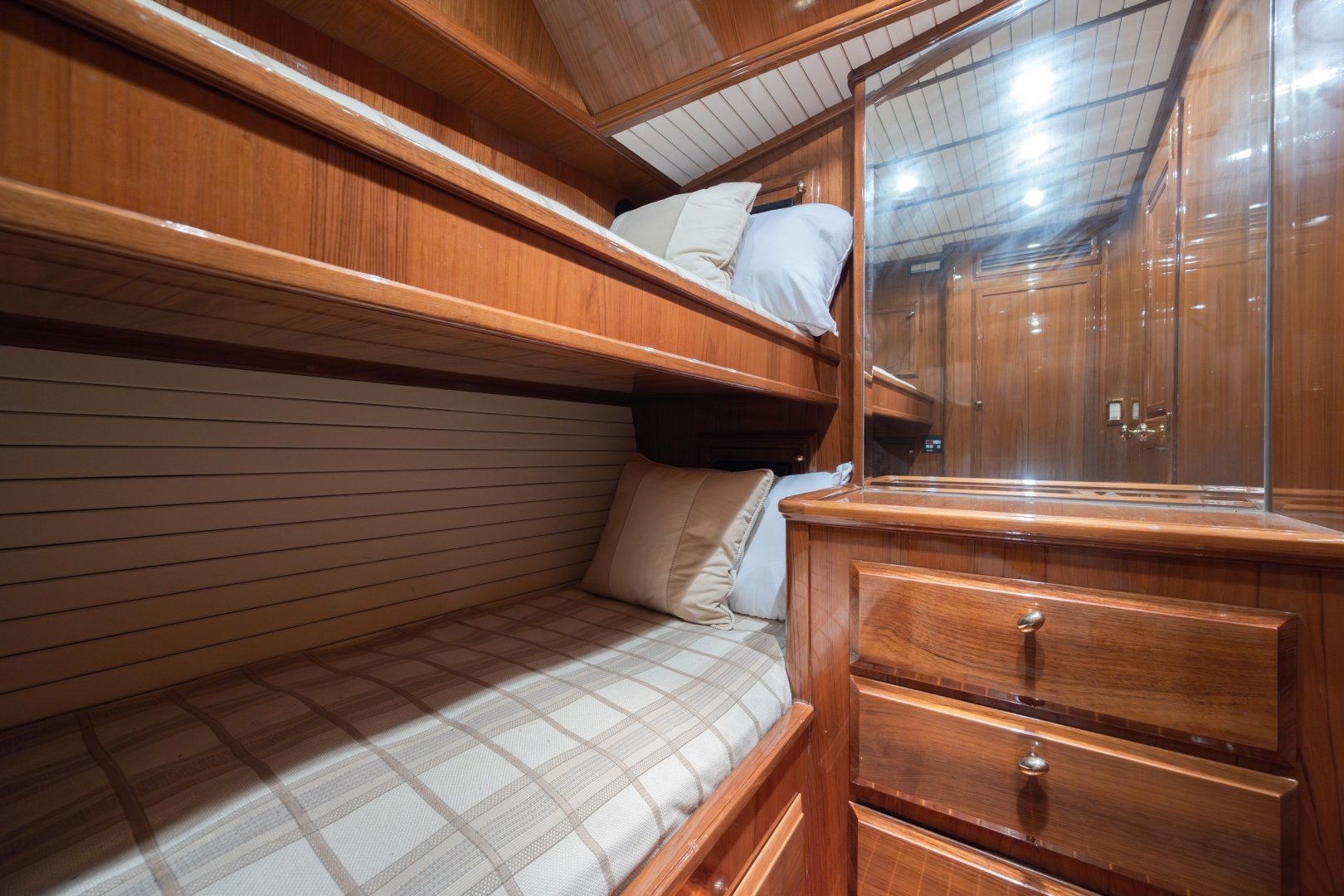 B 58ft Donzi Yacht For Sale