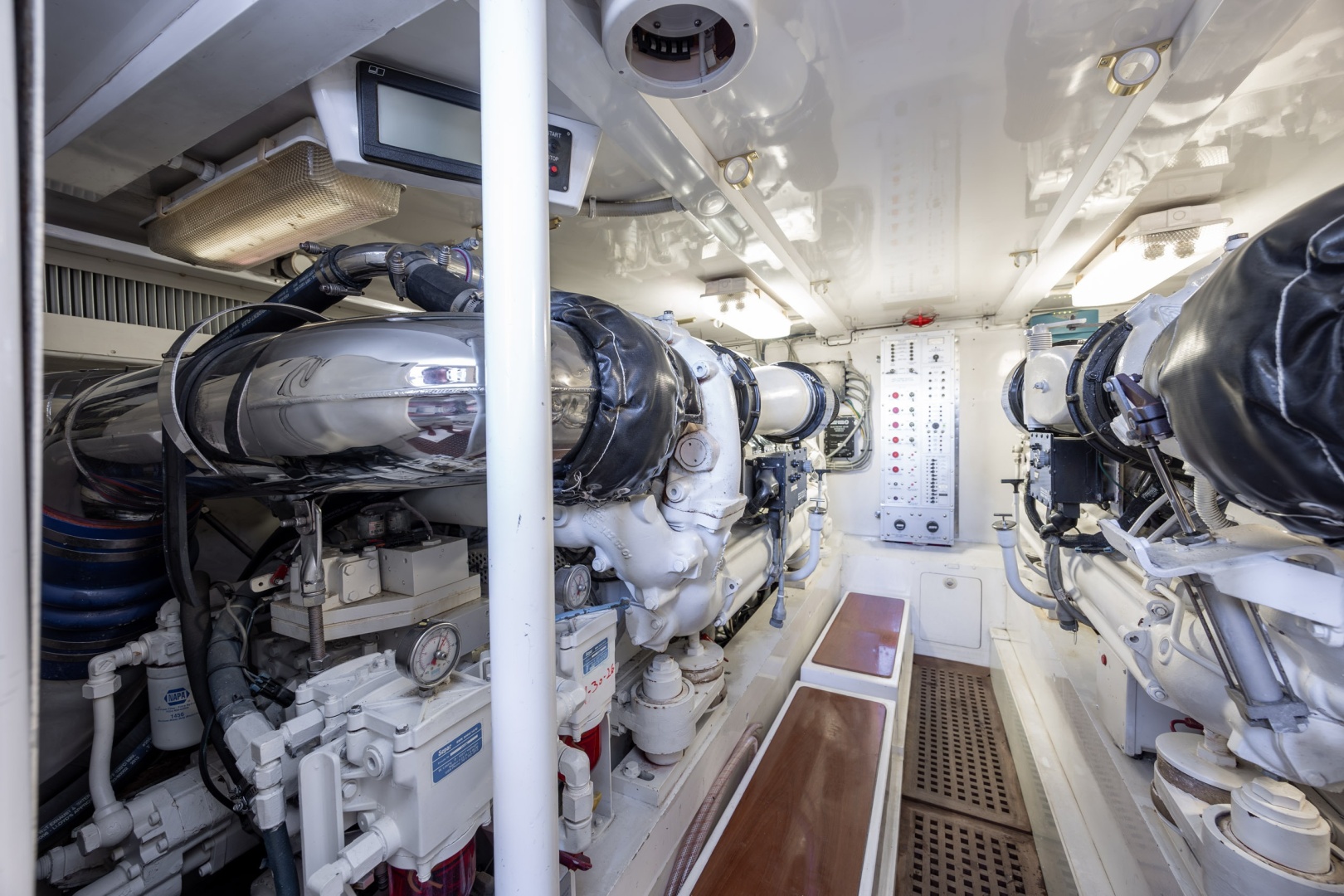B 58ft Donzi Yacht For Sale