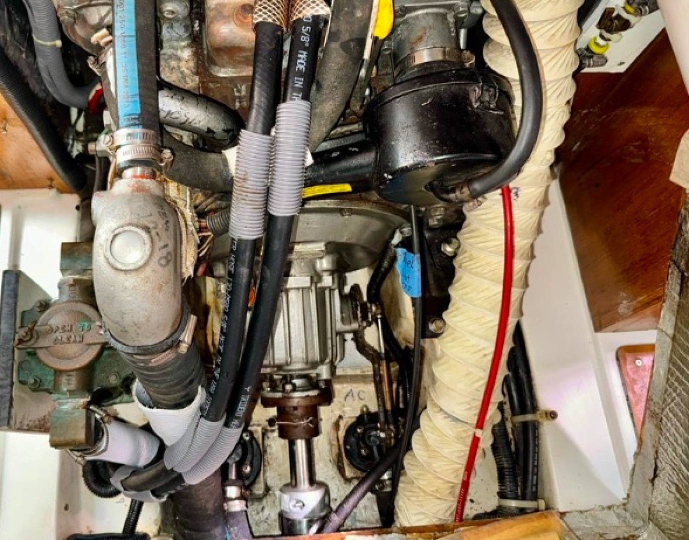 2002 Catalina 387