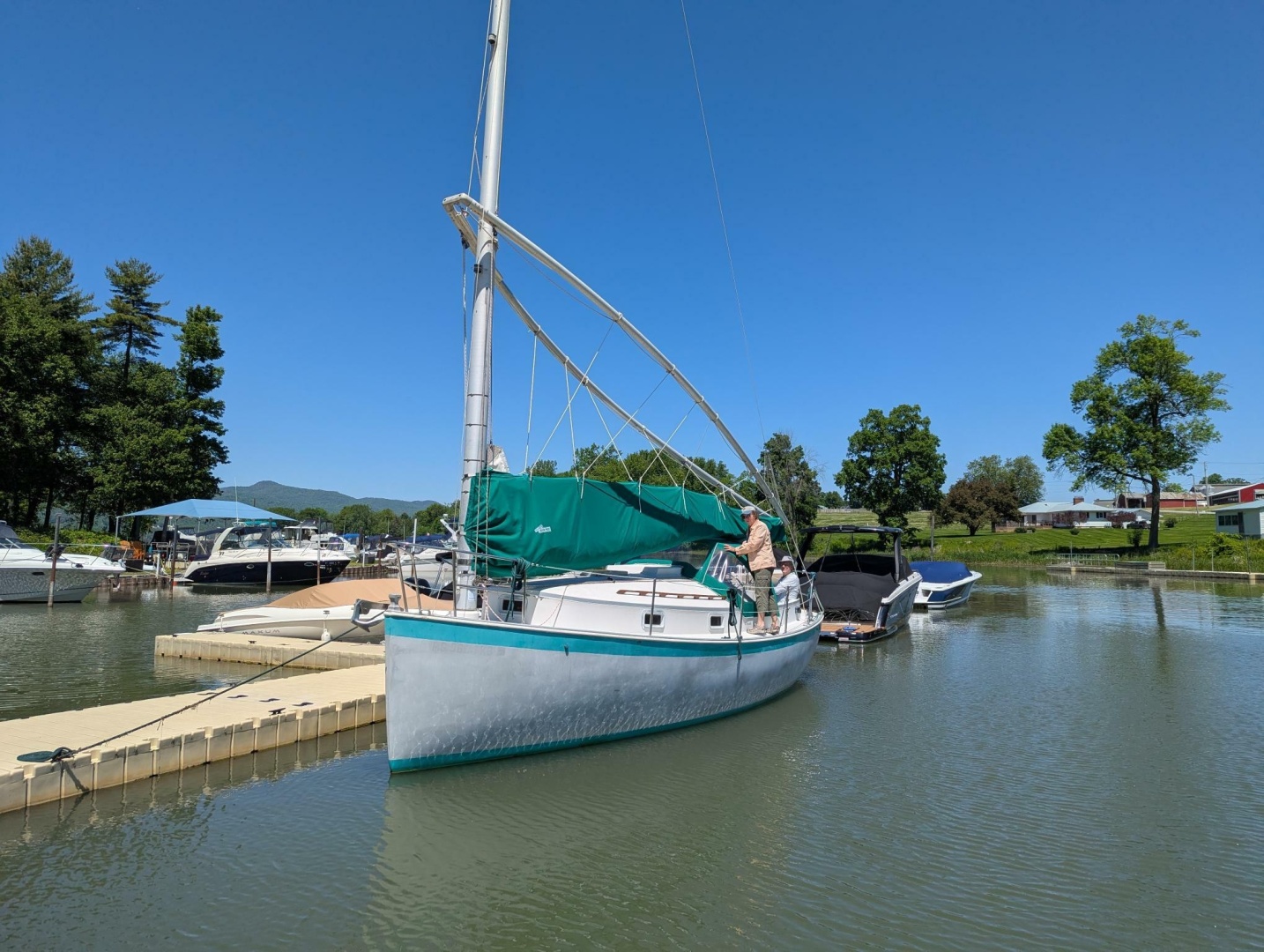 PETIT CHAT 26ft Nonsuch Yacht For Sale PETIT CHAT 26ft Nonsuch Yacht For Sale
