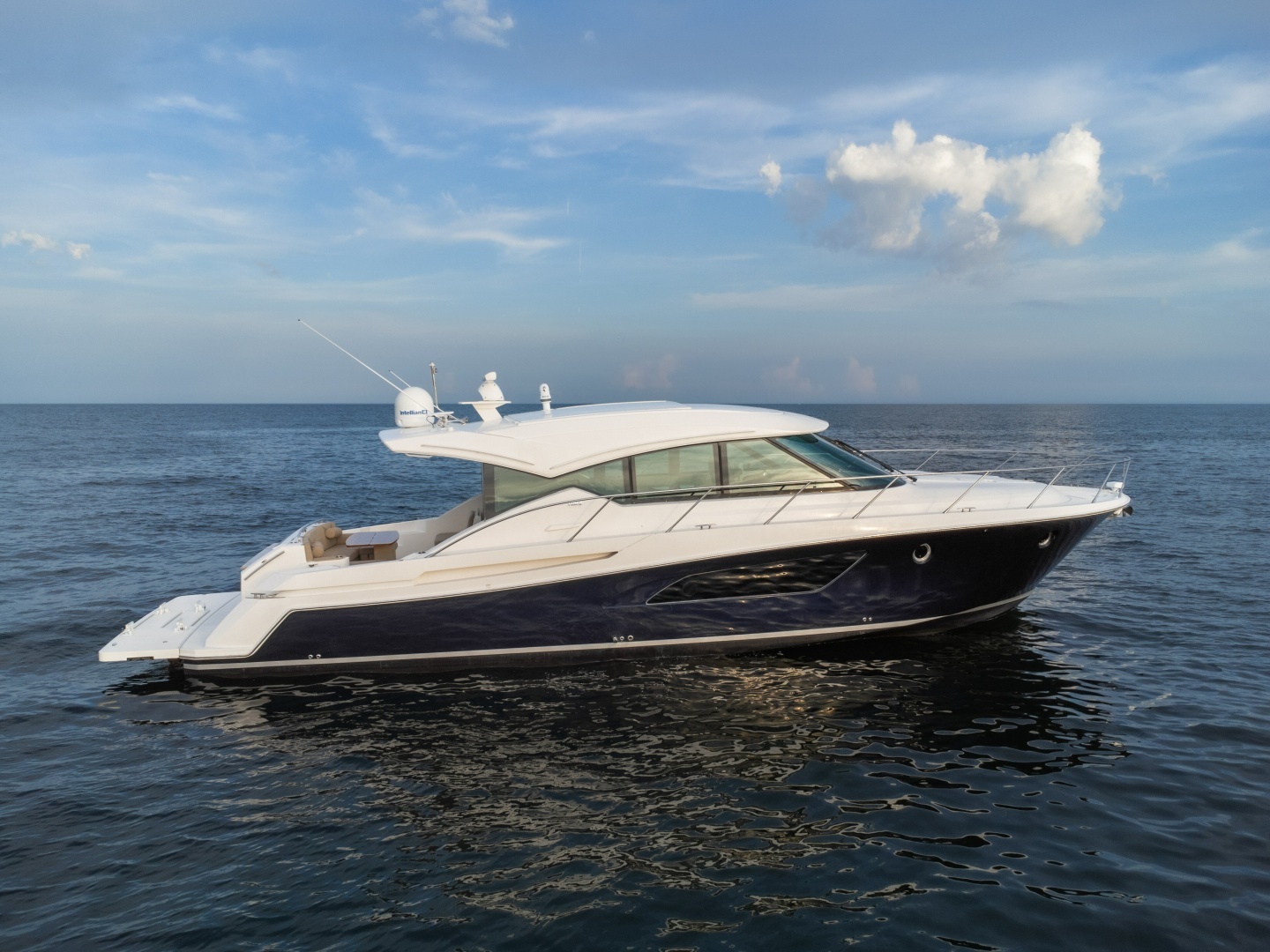Tiara Yachts C53 Coupe Yacht For Sale