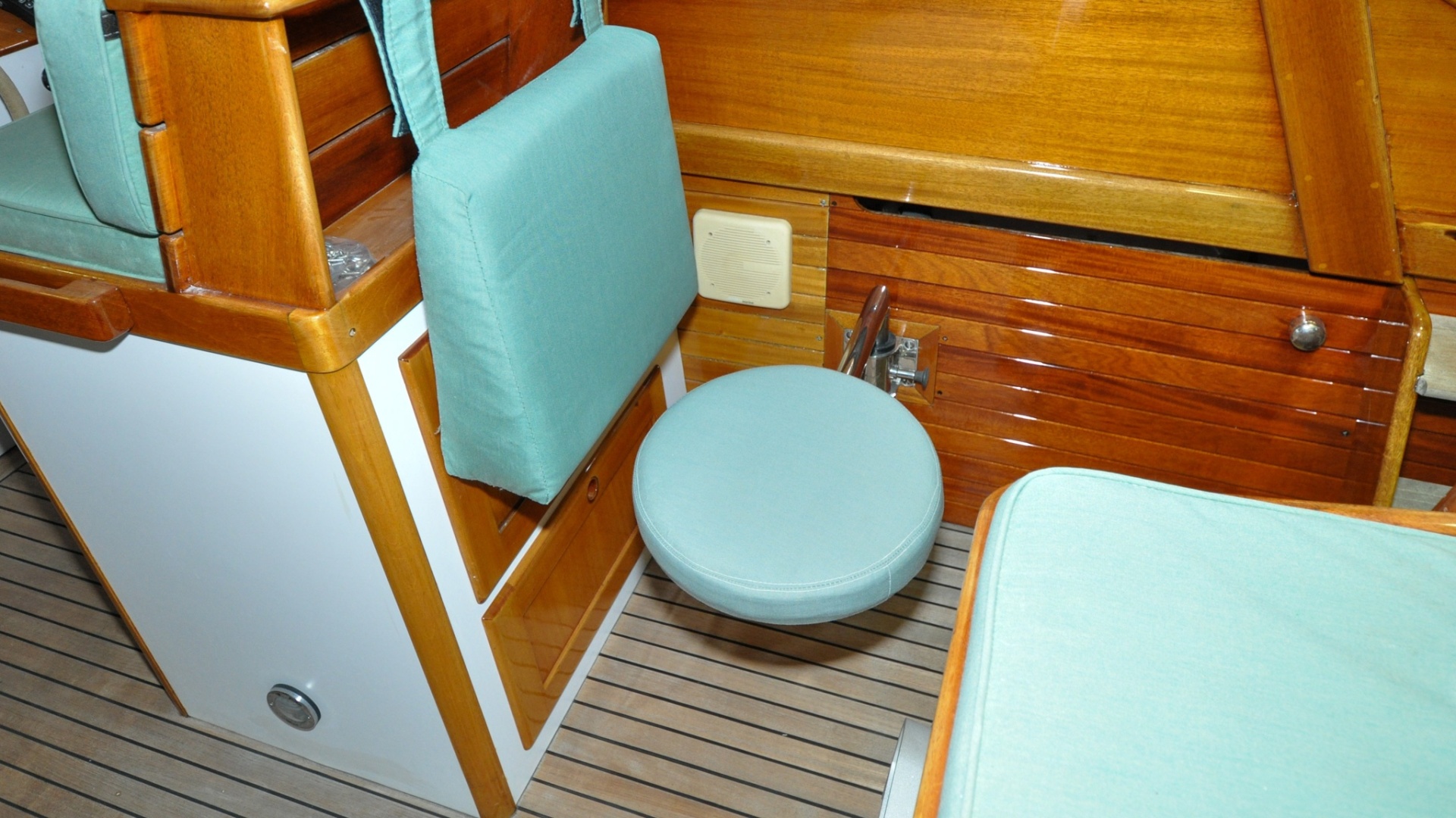 Halcyone 30ft Lyman Morse Yacht For Sale