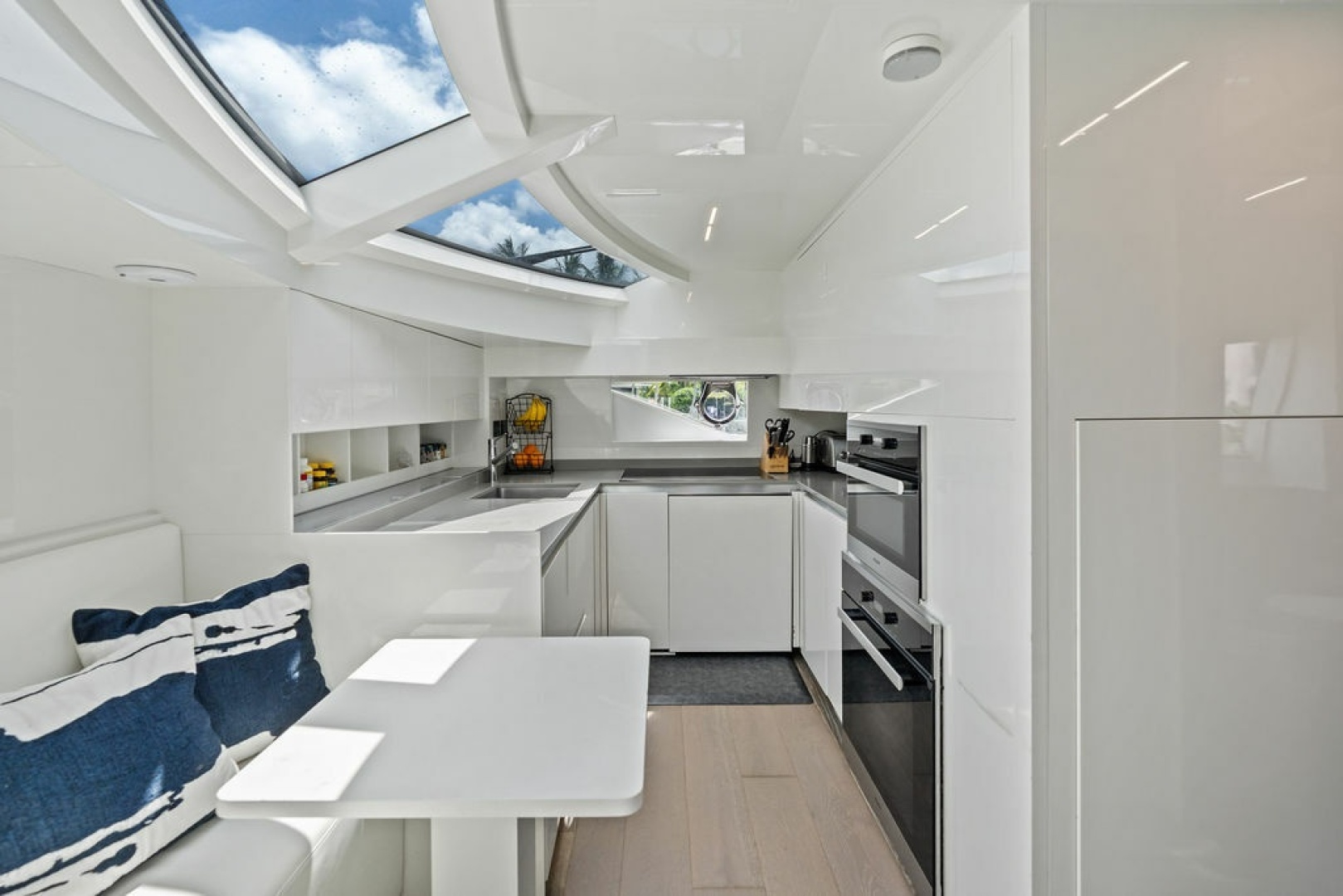 ALTER EGO 85ft Ferretti Yachts Yacht For Sale