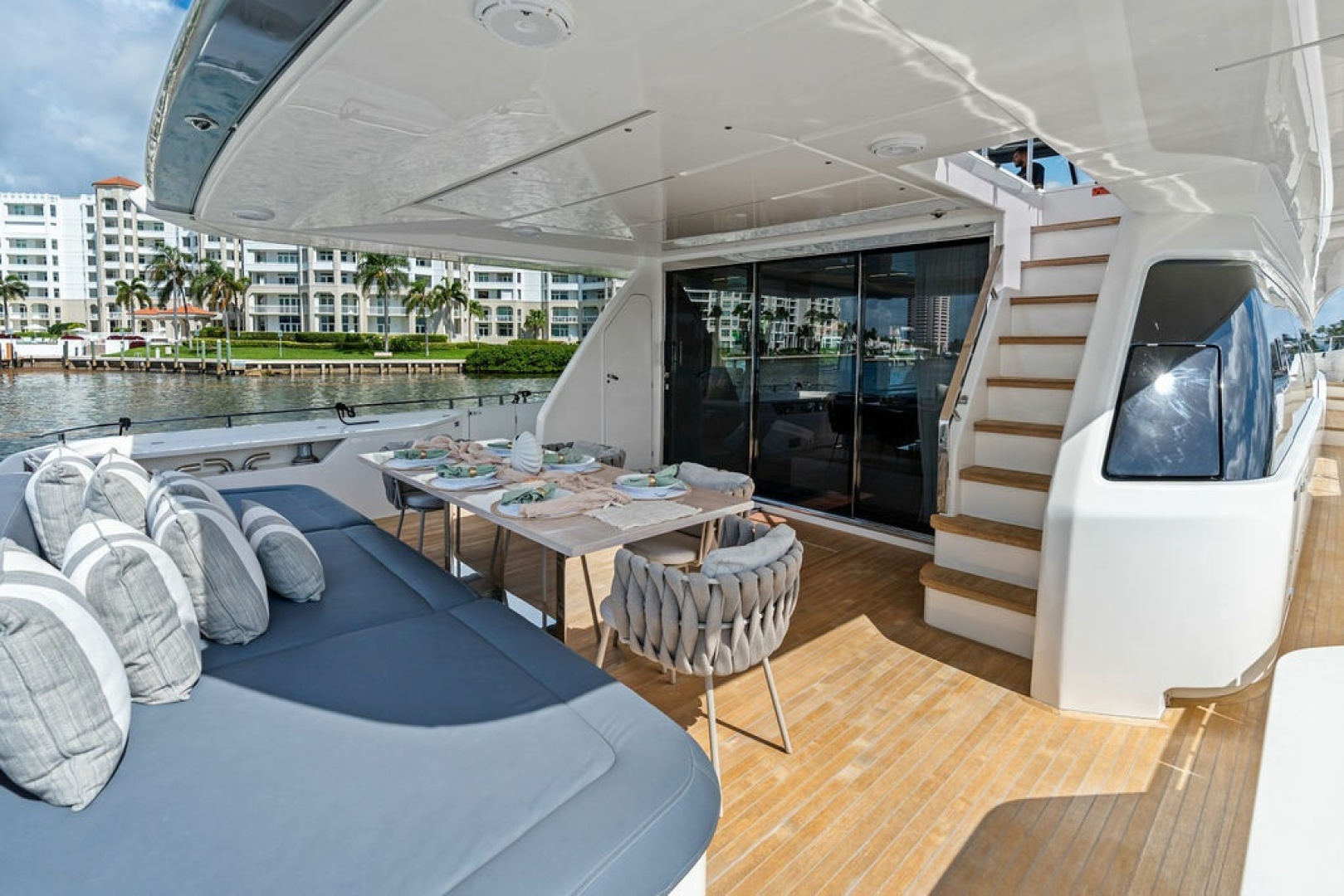 ALTER EGO 85ft Ferretti Yachts Yacht For Sale