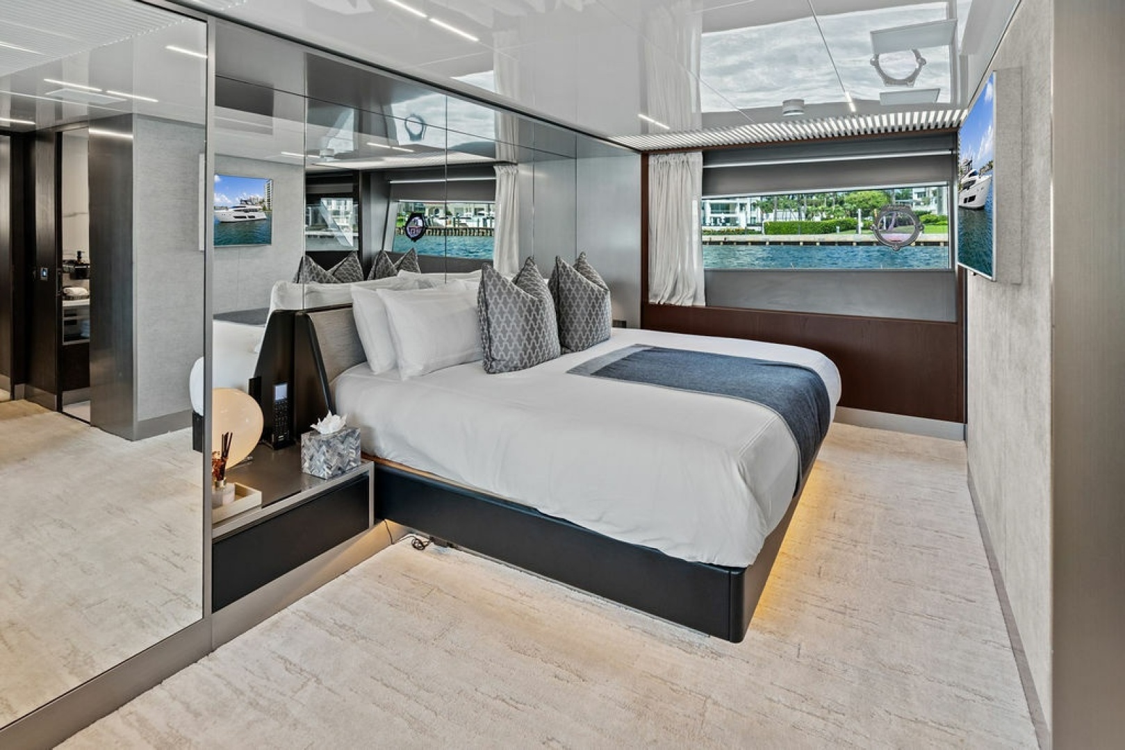 2018 Ferretti Yachts 850 Motoryacht