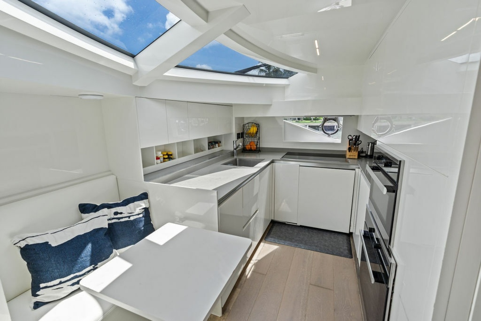 ALTER EGO 85ft Ferretti Yachts Yacht For Sale