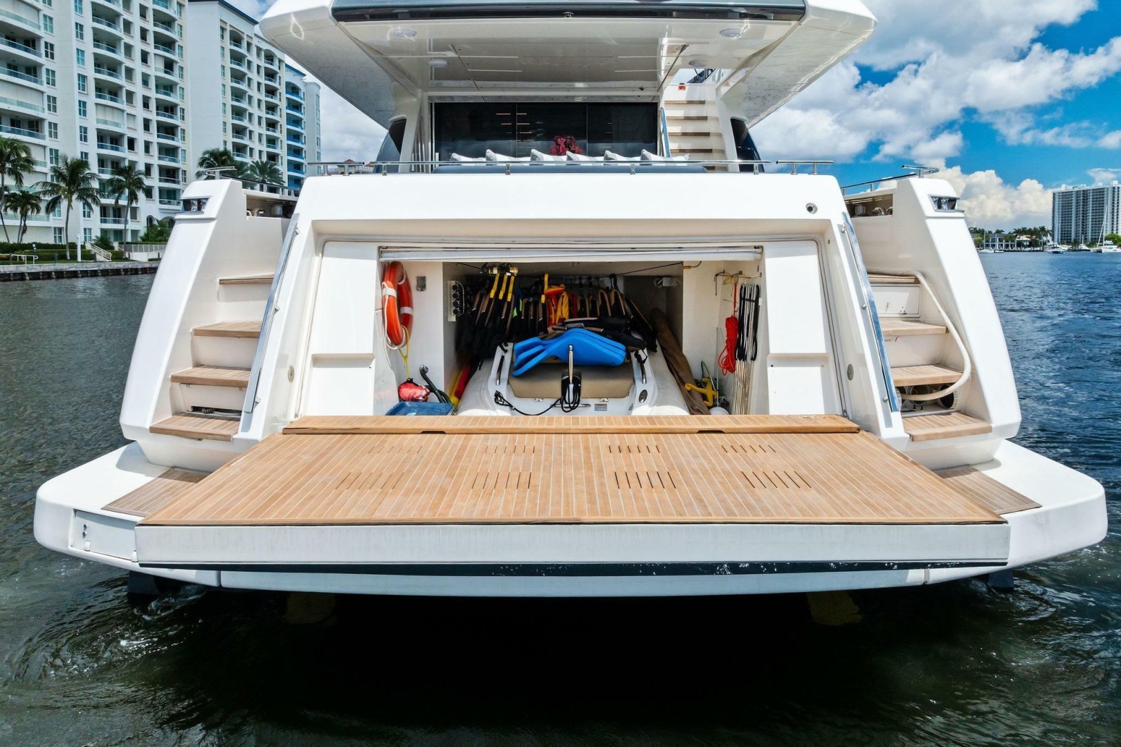 2018 Ferretti Yachts 850 Motoryacht