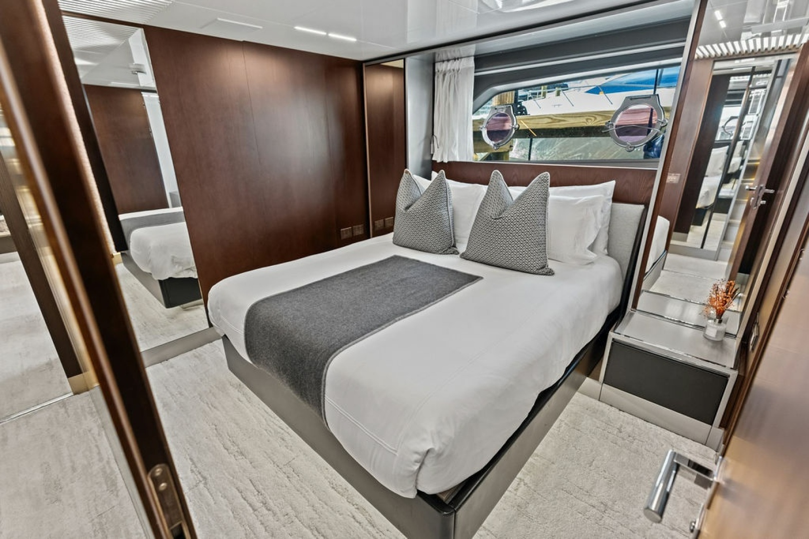 2018 Ferretti Yachts 850 Motoryacht