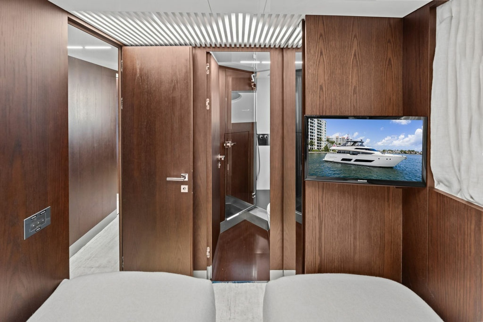 2018 Ferretti Yachts 850 Motoryacht