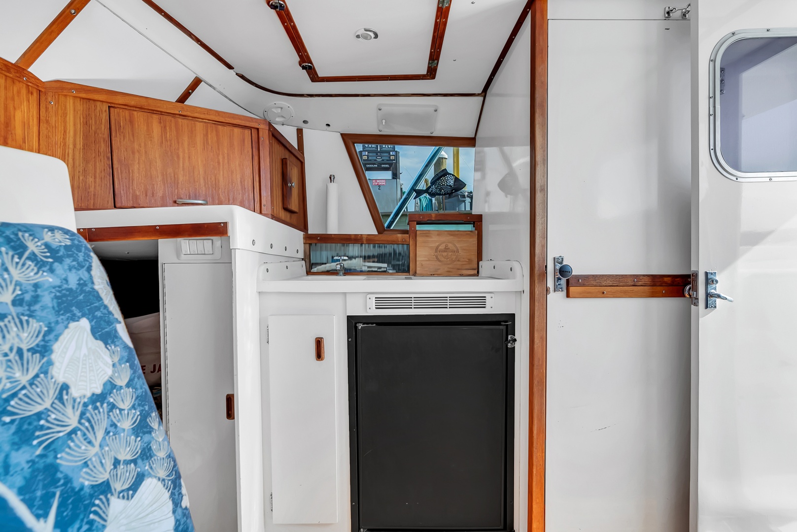 Pic s Kicks 31ft Bertram Yacht For Sale