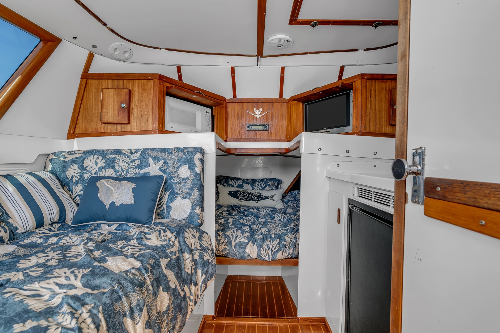 Pic s Kicks 31ft Bertram Yacht For Sale