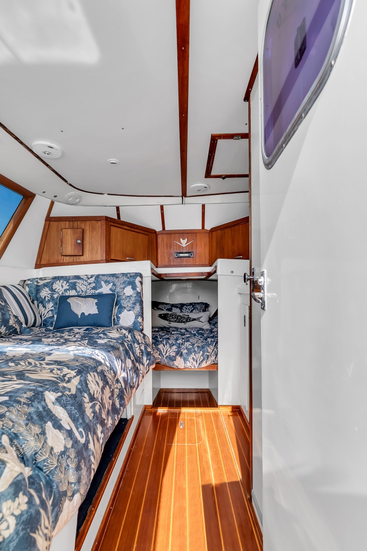 Pic s Kicks 31ft Bertram Yacht For Sale