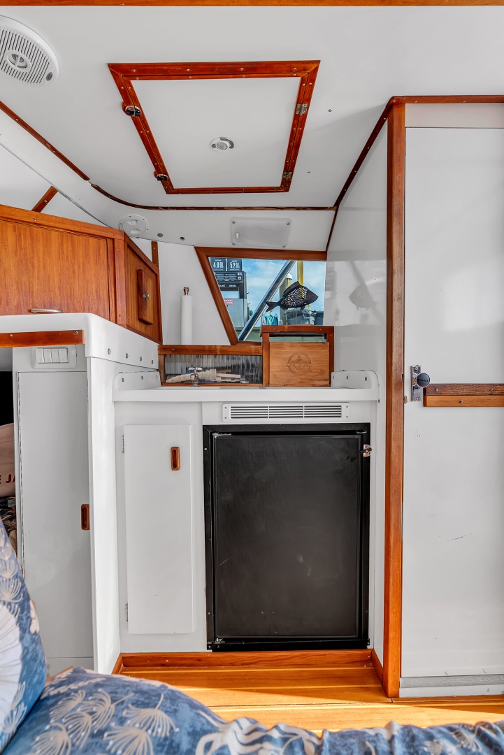 Pic s Kicks 31ft Bertram Yacht For Sale