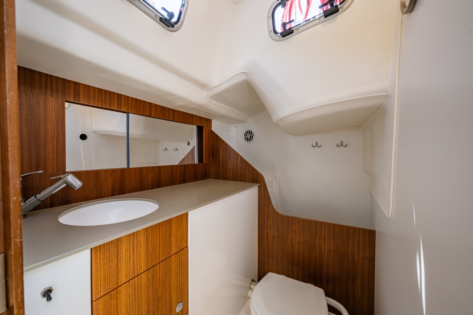 2018 J Boats J/97E