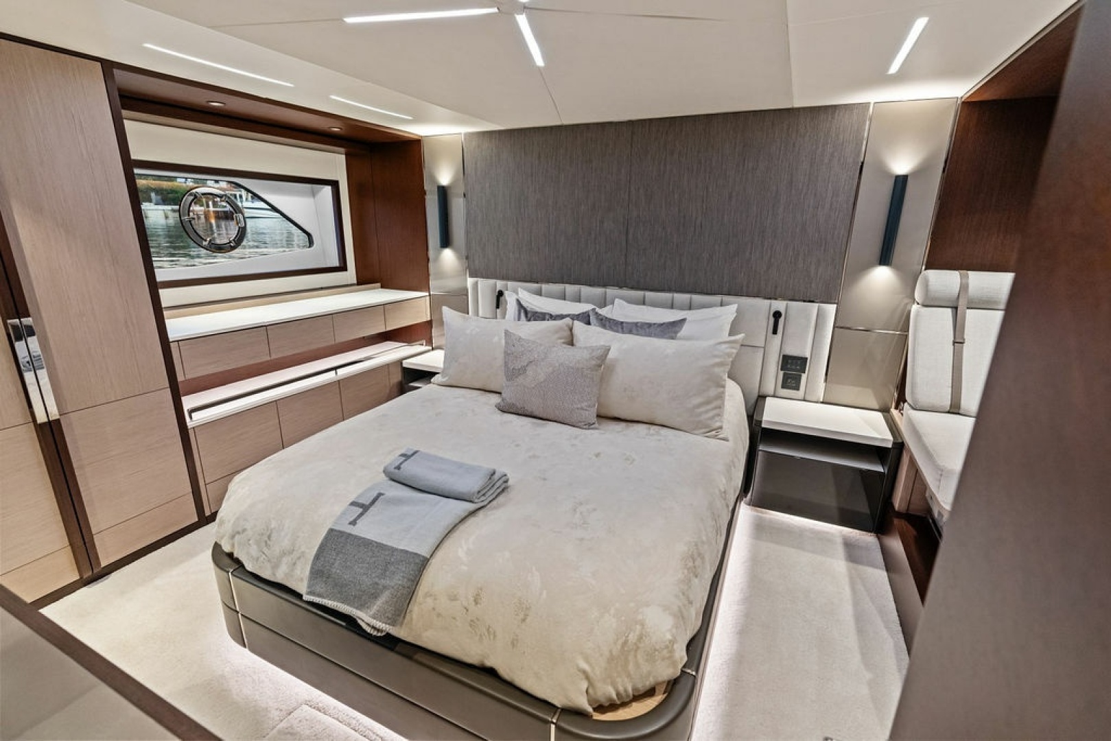 2021 Sunseeker Manhattan 68