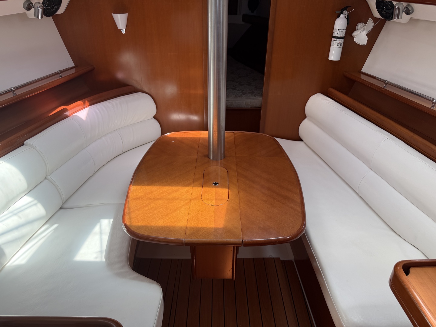 Amore 34ft Beneteau Yacht For Sale Amore 34ft Beneteau Yacht For Sale