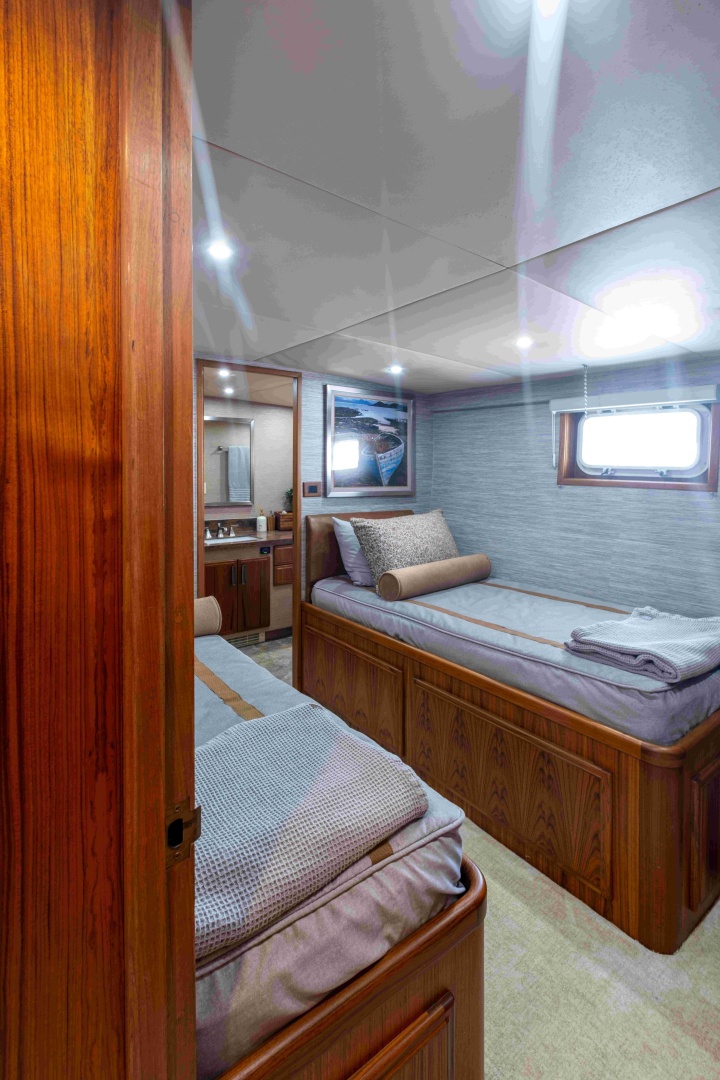 Sapphire Sea II 87ft Offshore Yachts Yacht For Sale