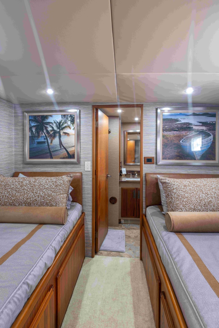 Sapphire Sea II 87ft Offshore Yachts Yacht For Sale