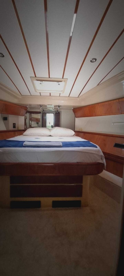 57ft Ferretti Yachts Yacht For Sale
