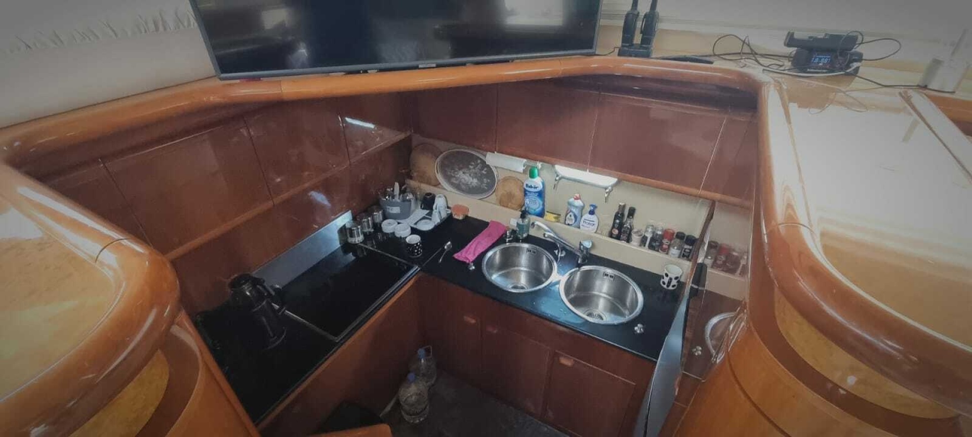 57ft Ferretti Yachts Yacht For Sale
