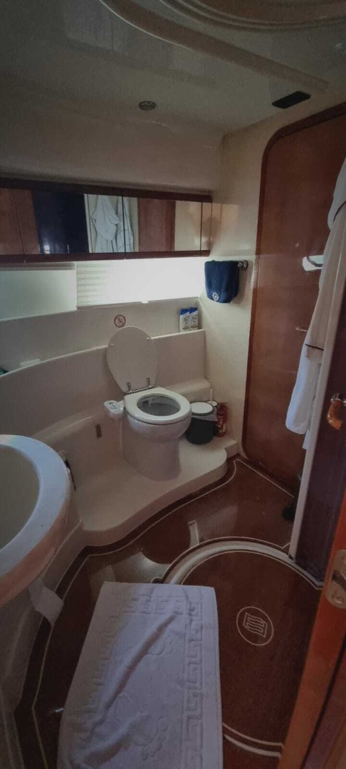 57ft Ferretti Yachts Yacht For Sale