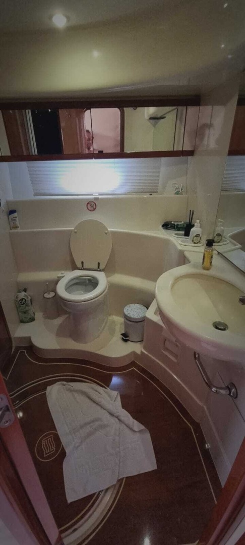 57ft Ferretti Yachts Yacht For Sale