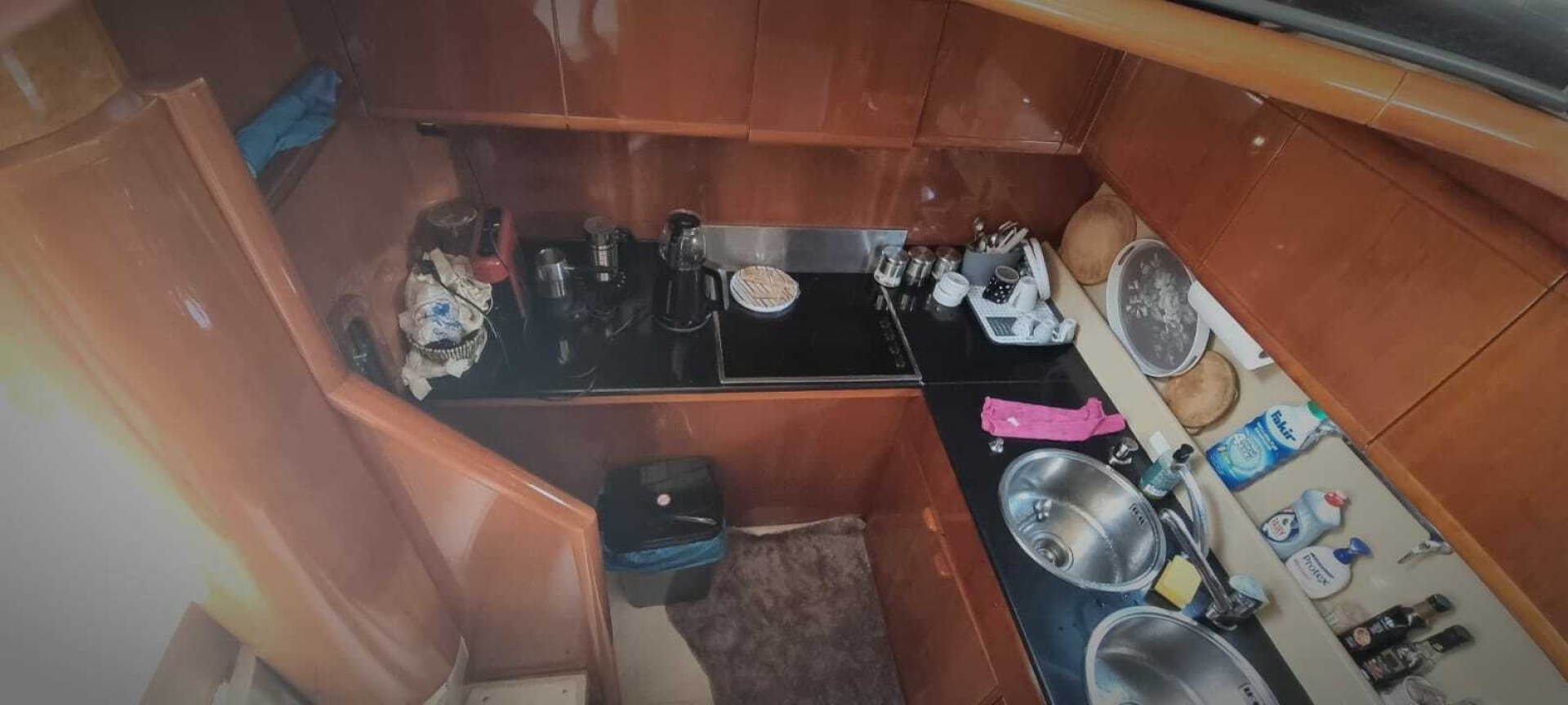 57ft Ferretti Yachts Yacht For Sale