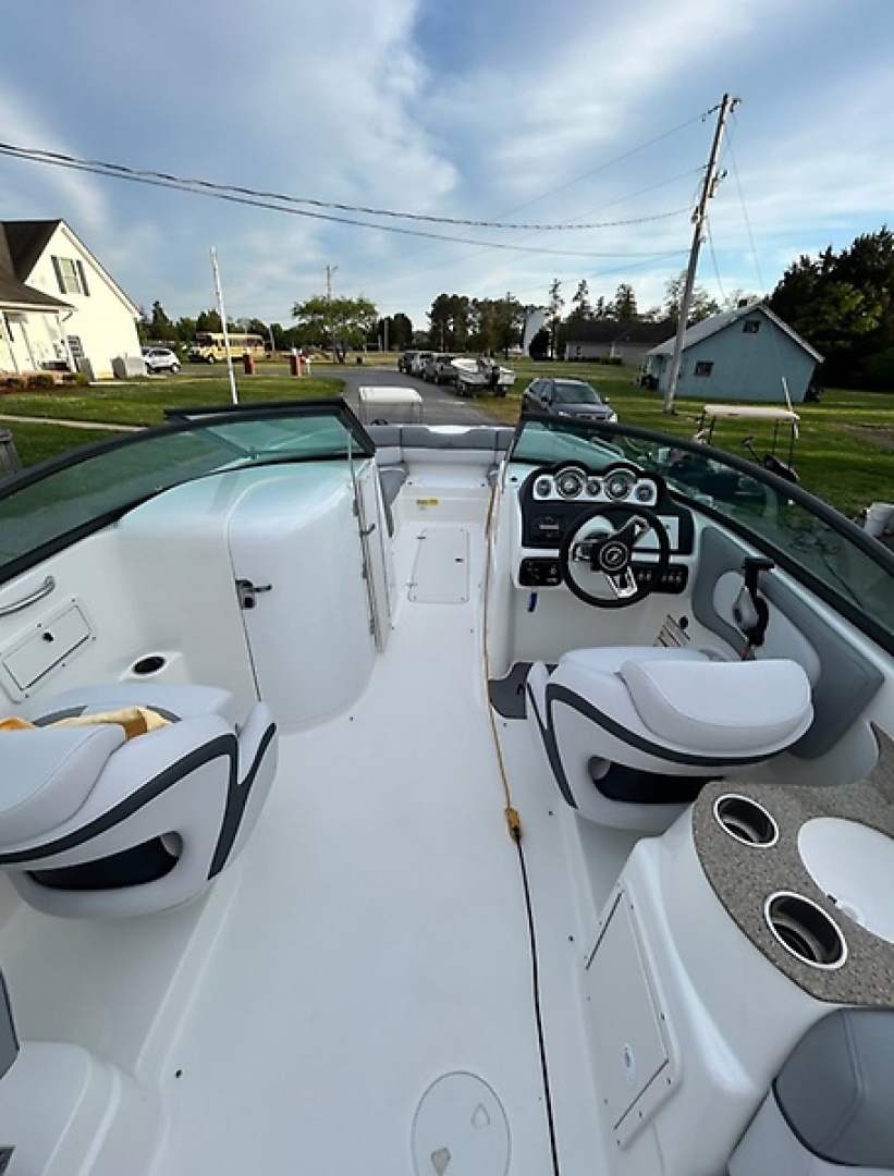 24ft NauticStar Yacht For Sale