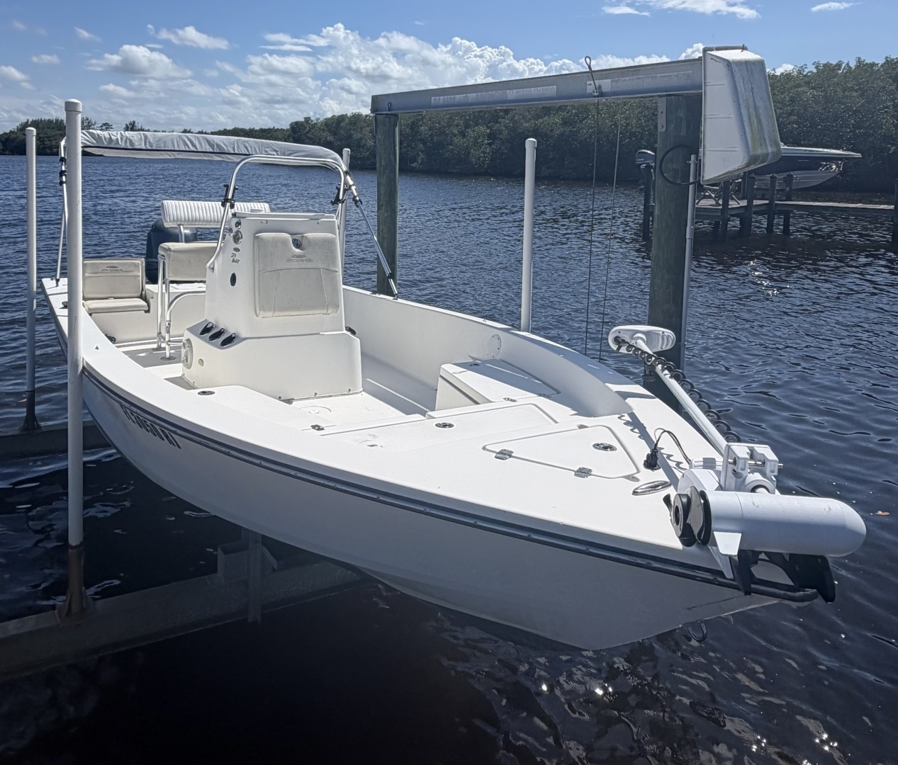 2017 Cobia 21 BAY 21 ft Center Consoles by Hunter Harding