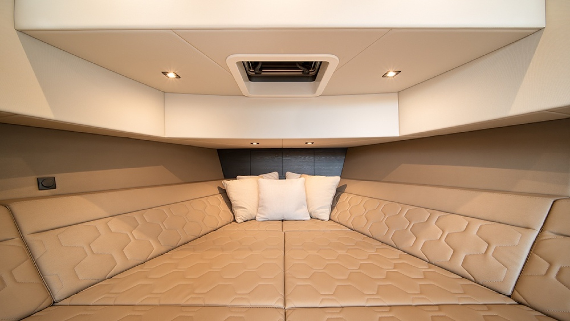 Vanquish Yachts VQ45 Yacht For Sale