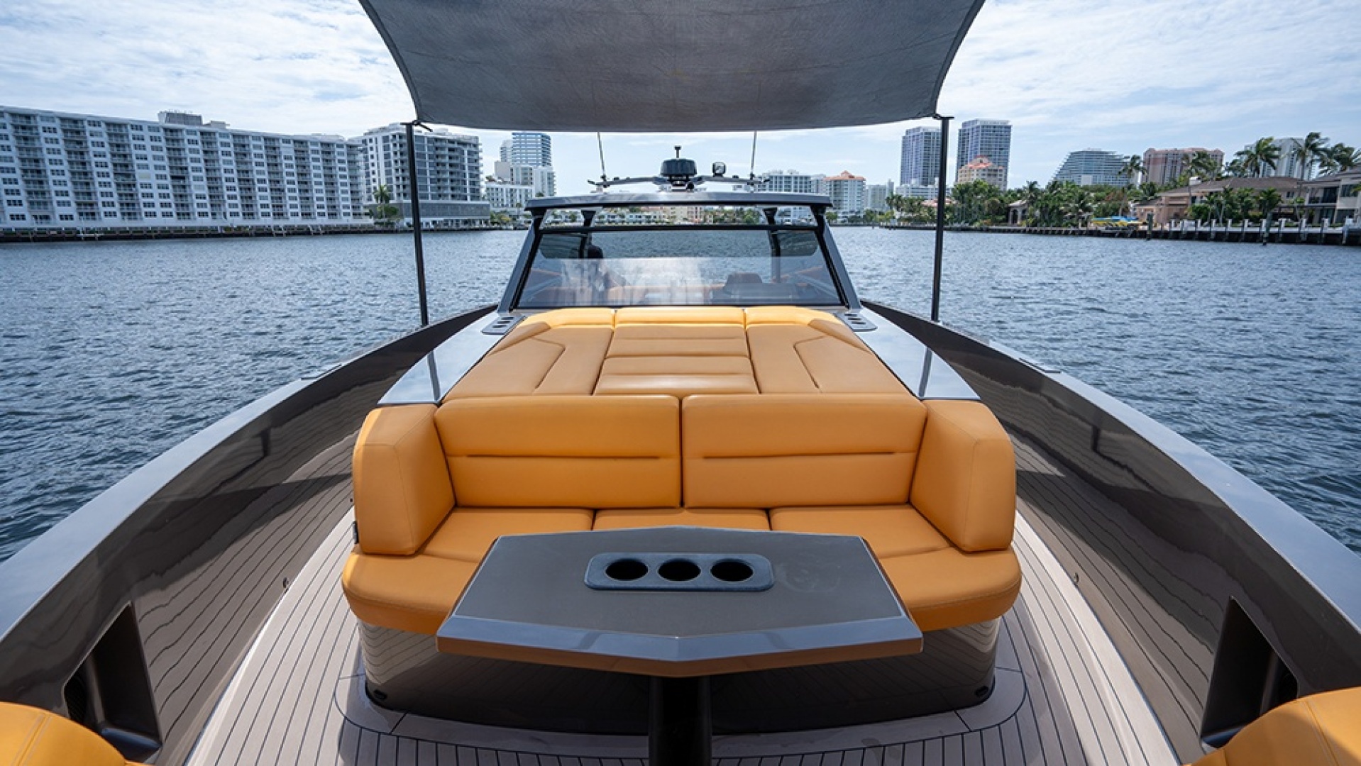 21 SUMMER 45ft Vanquish Yachts Yacht For Sale