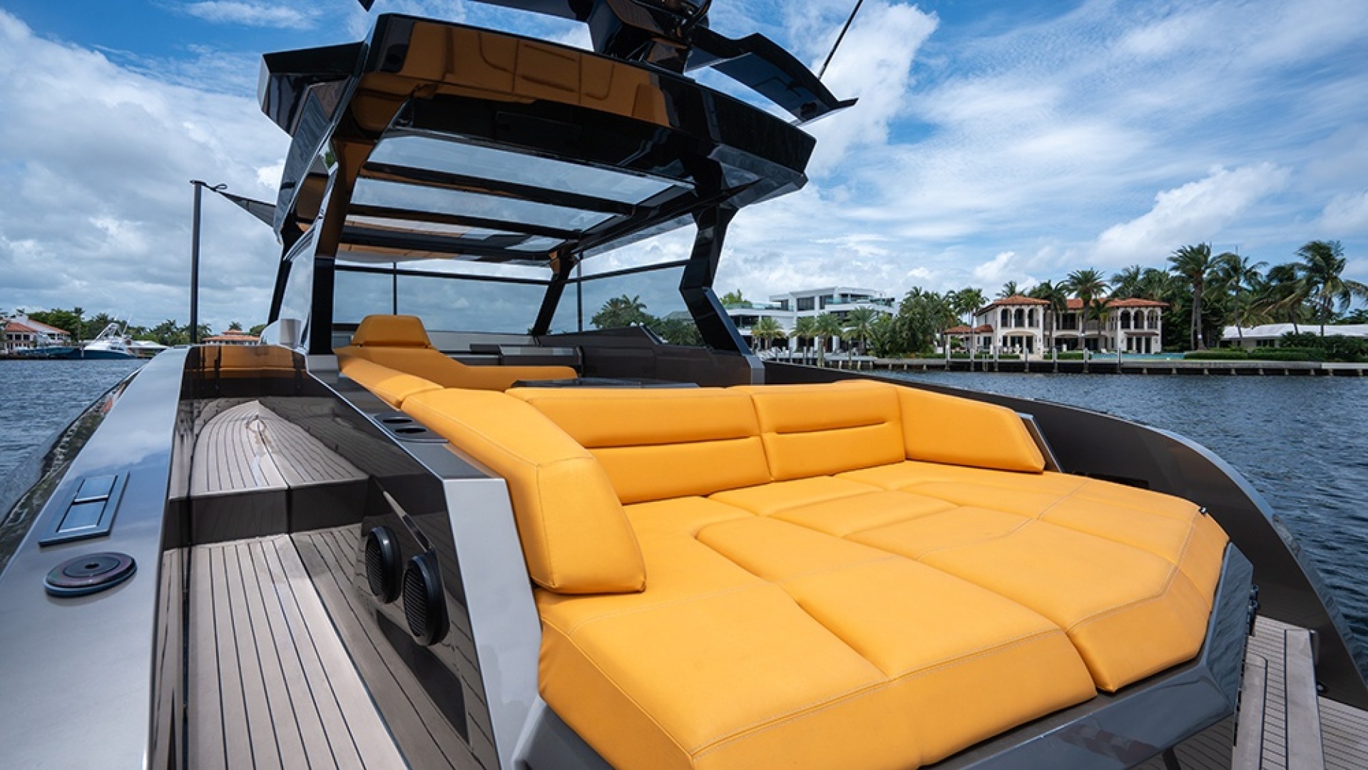 21 SUMMER 45ft Vanquish Yachts Yacht For Sale