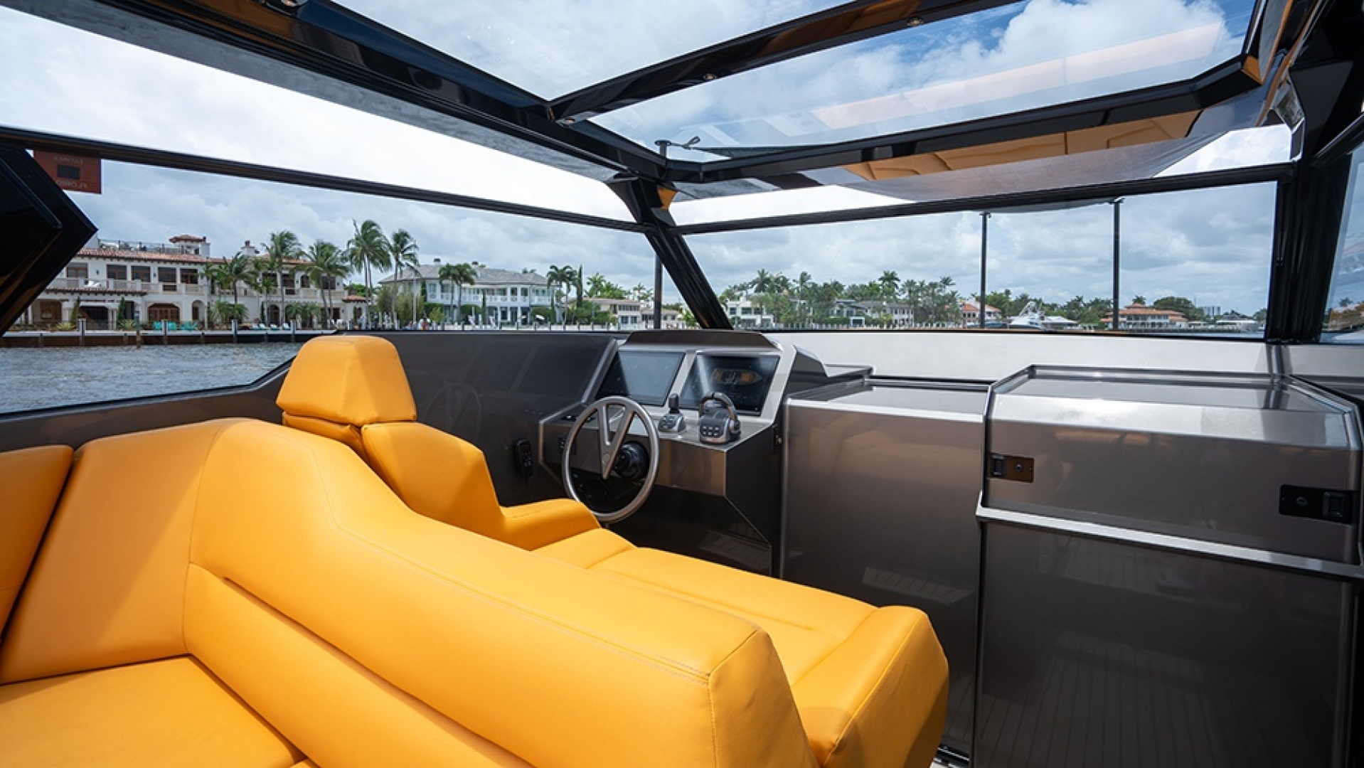 21 SUMMER 45ft Vanquish Yachts Yacht For Sale