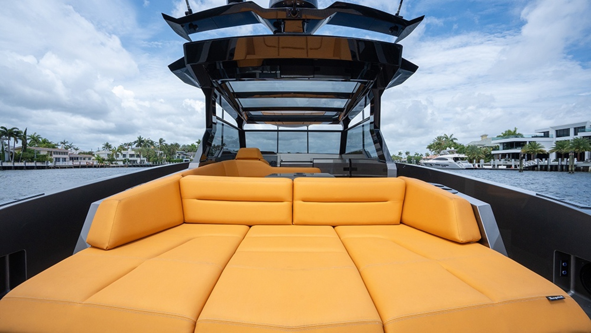 21 SUMMER 45ft Vanquish Yachts Yacht For Sale