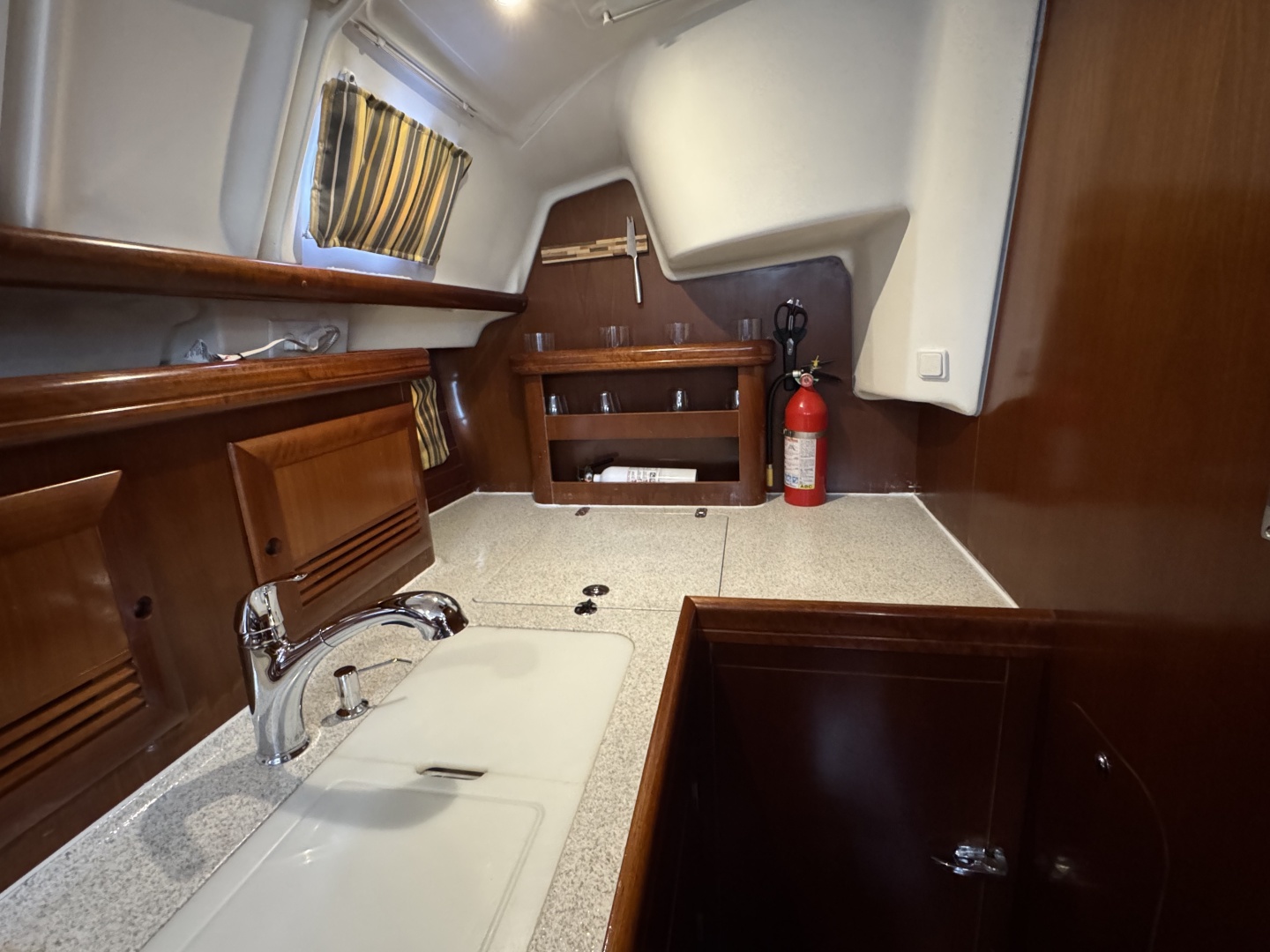 2004 Beneteau 423