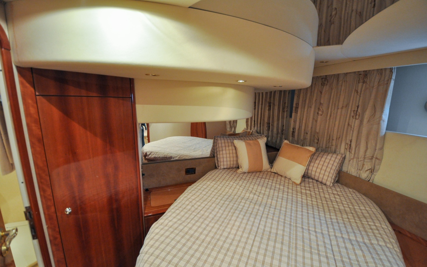 Calmati 54ft Azimut Yacht For Sale