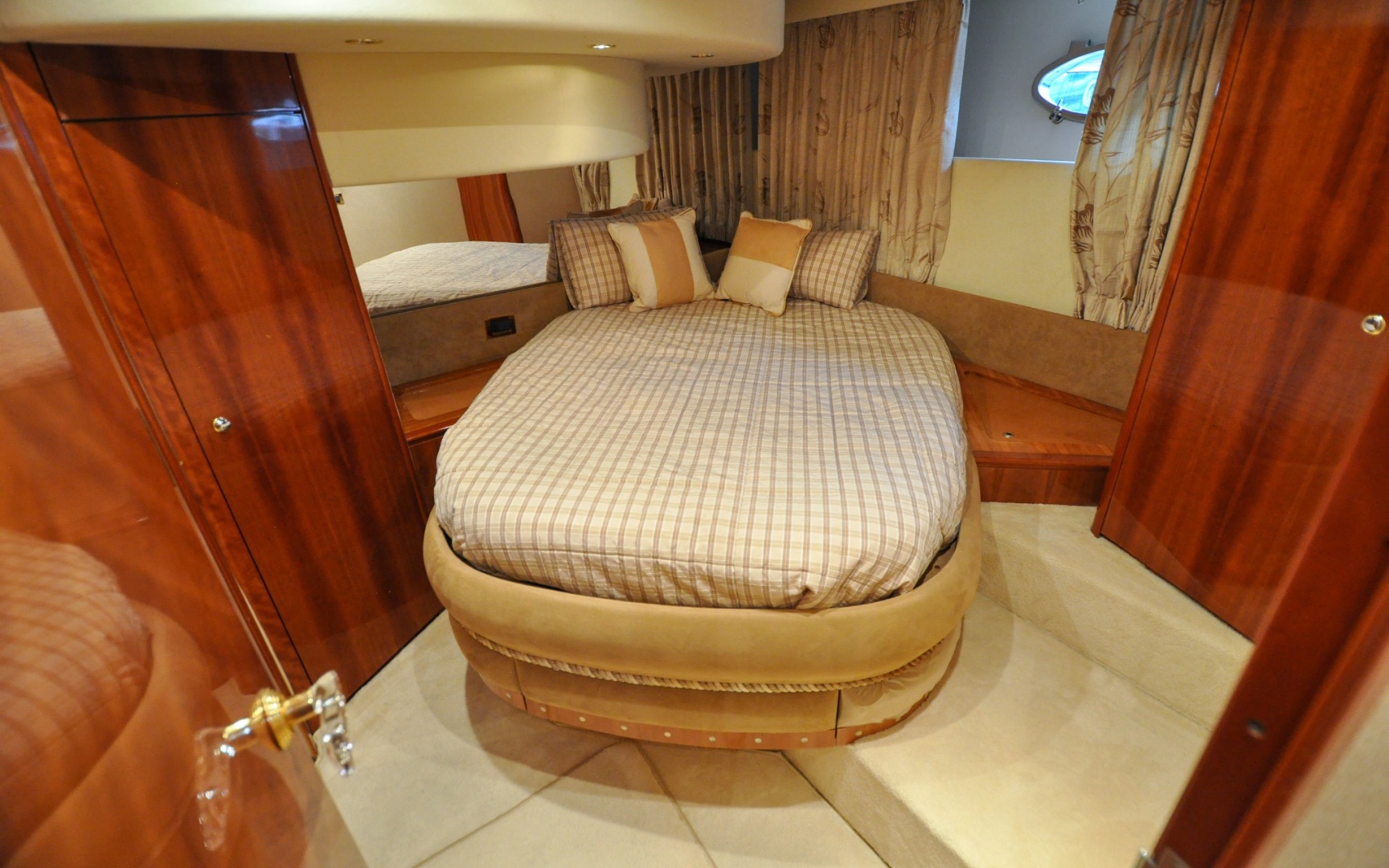 Calmati 54ft Azimut Yacht For Sale
