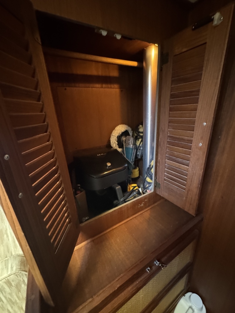 Fortunate Son 44ft Viking Yacht For Sale Fortunate Son 44ft Viking Yacht For Sale