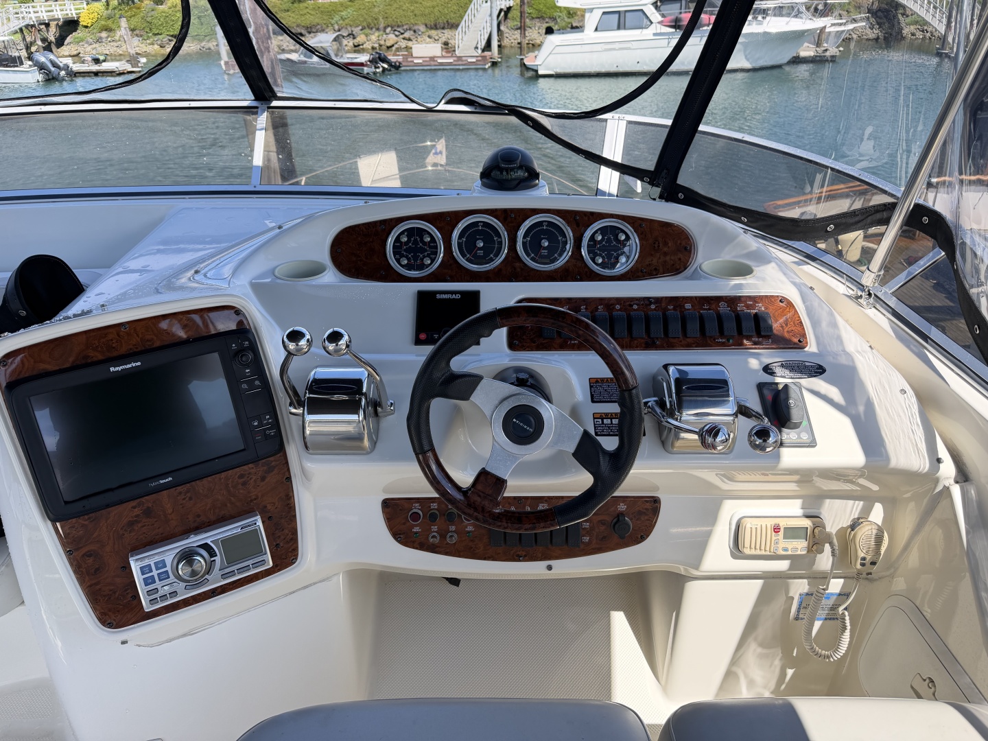 2004 Meridian 411