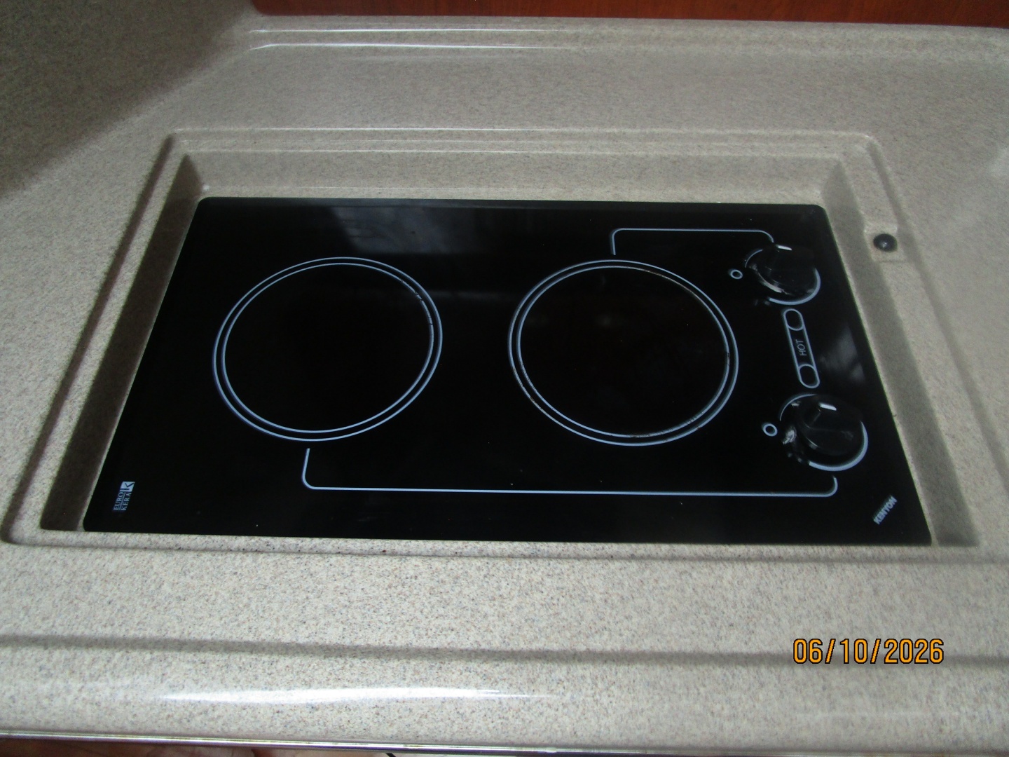 39' Sea Ray galley cooktop