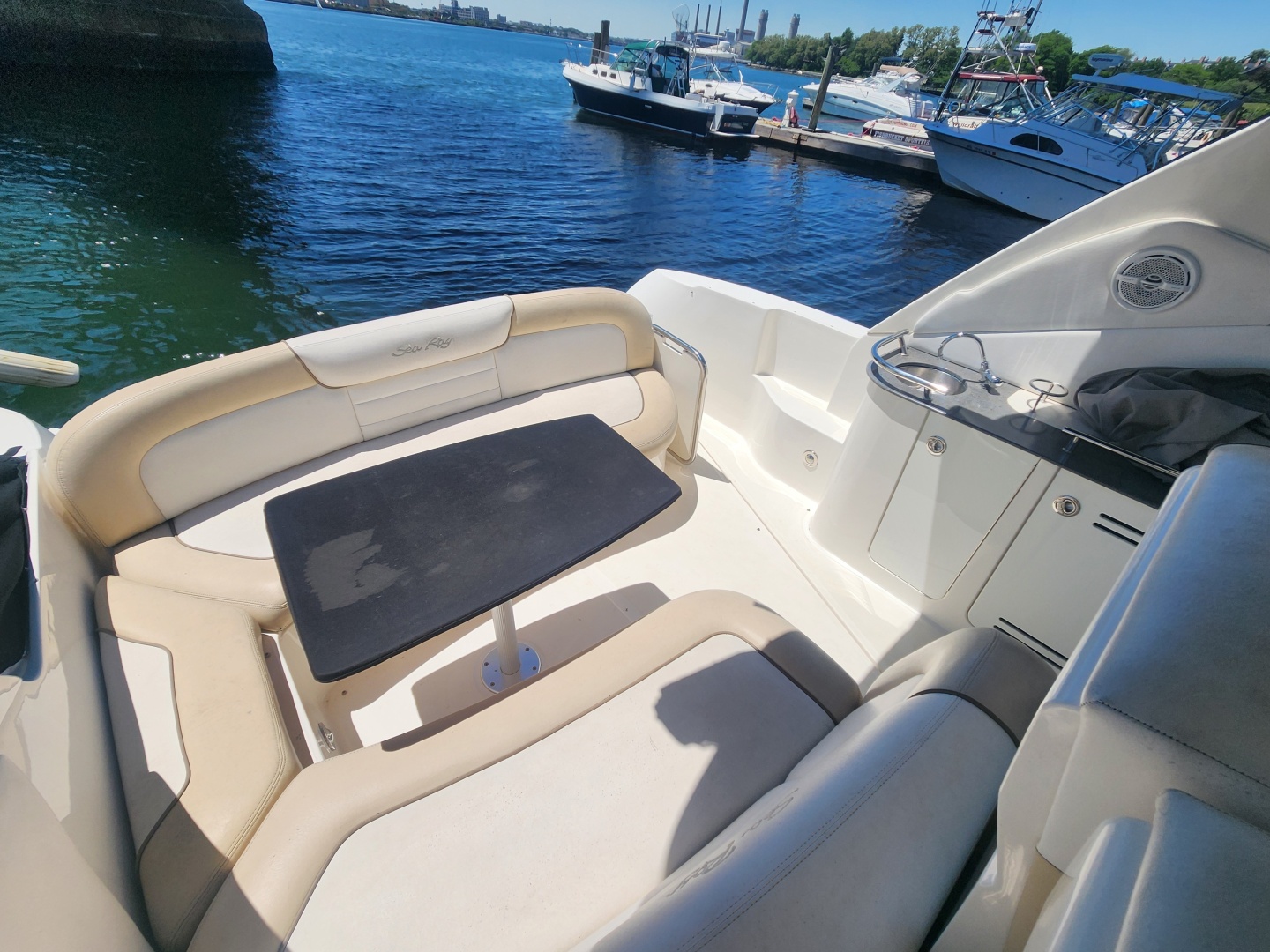 33ft Sea Ray Yacht For Sale