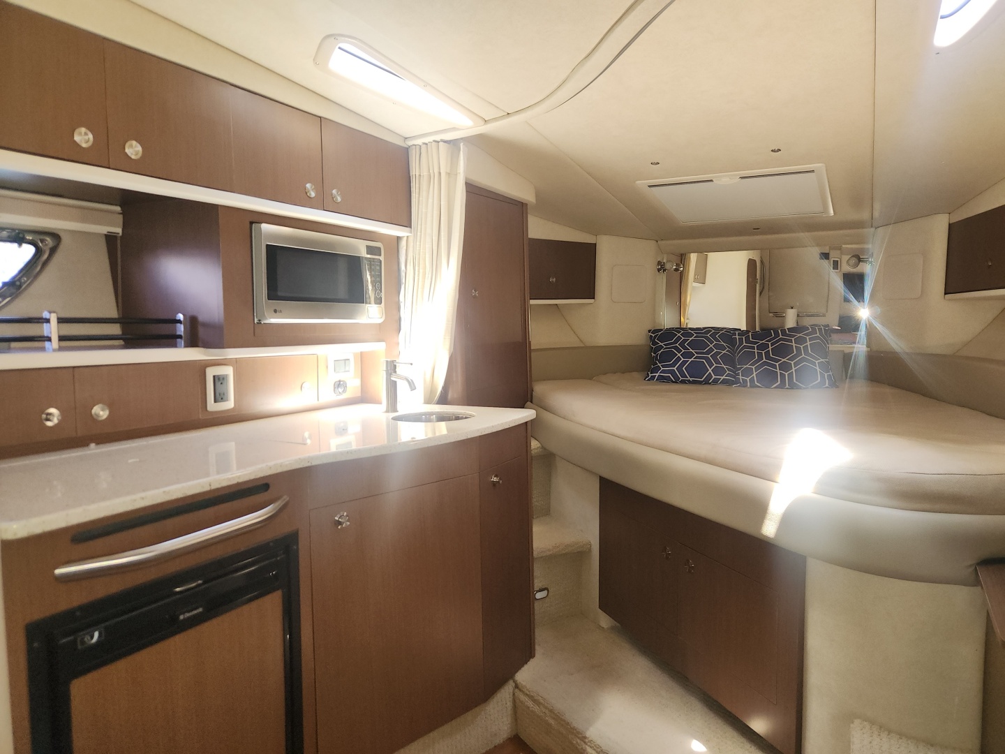 33ft Sea Ray Yacht For Sale