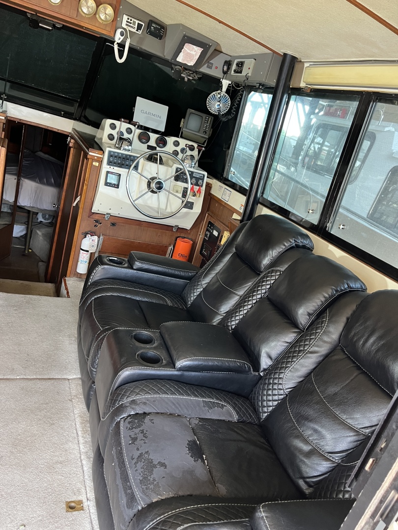34ft Fiberform Yacht For Sale