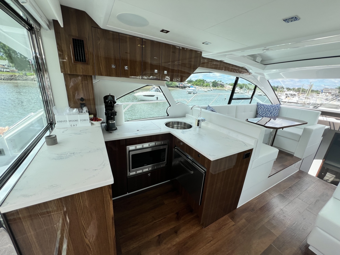 Cruisers Yachts 50 Cantius Yacht For Sale