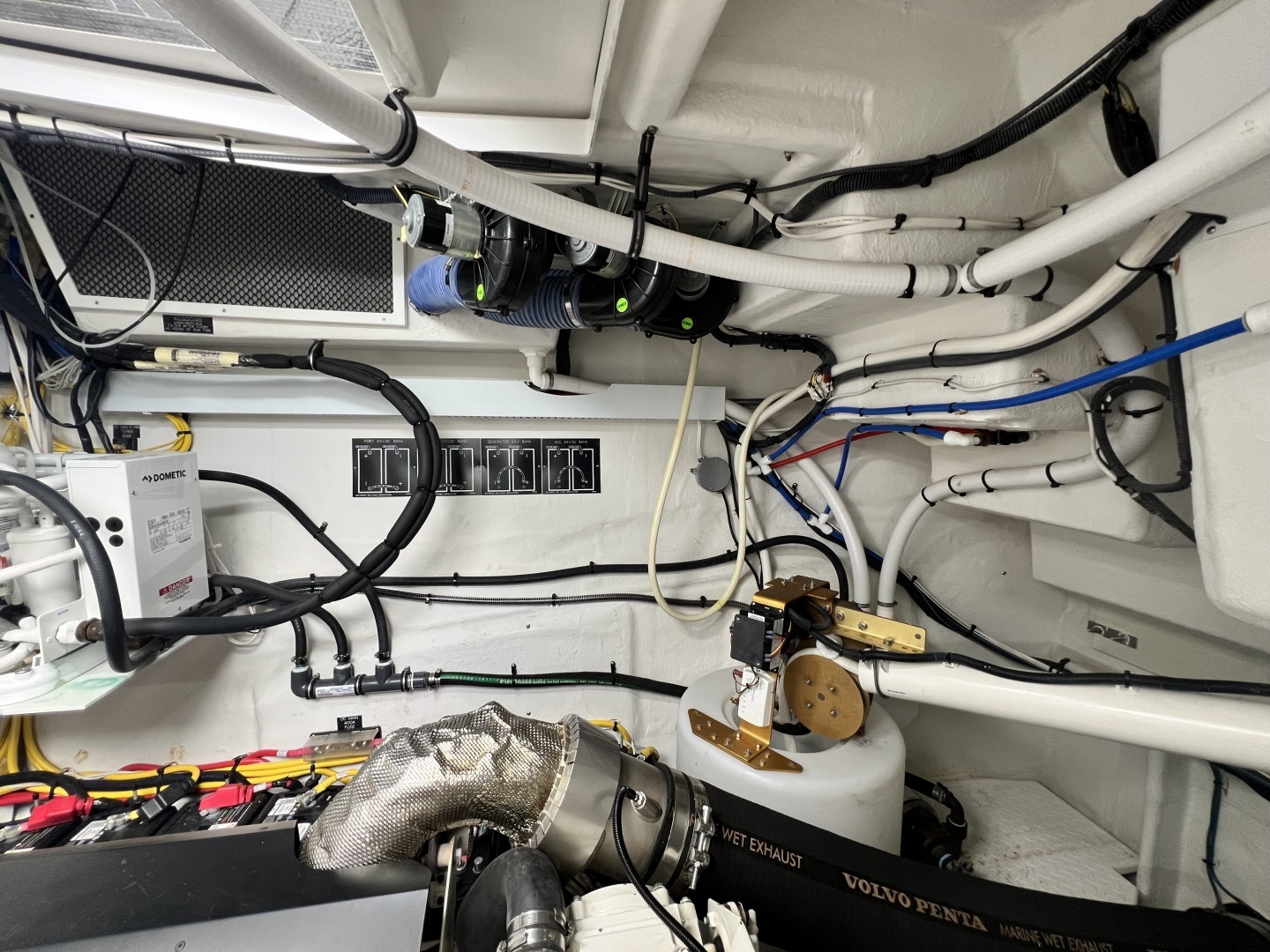 Cruisers Yachts 50 Cantius Yacht For Sale