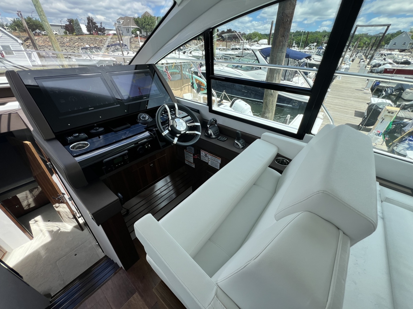 Cruisers Yachts 50 Cantius Yacht For Sale