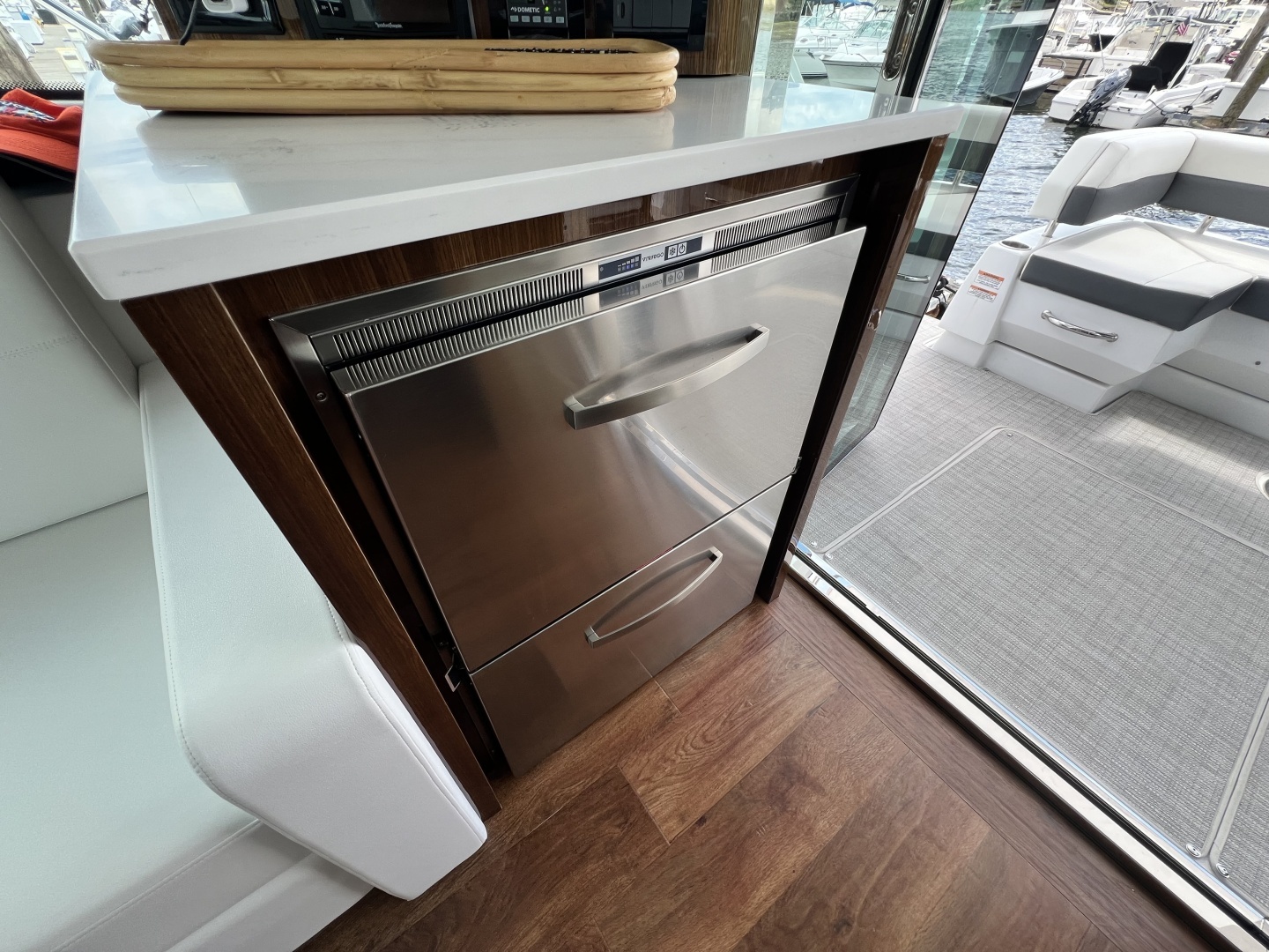 Cruisers Yachts 50 Cantius Yacht For Sale