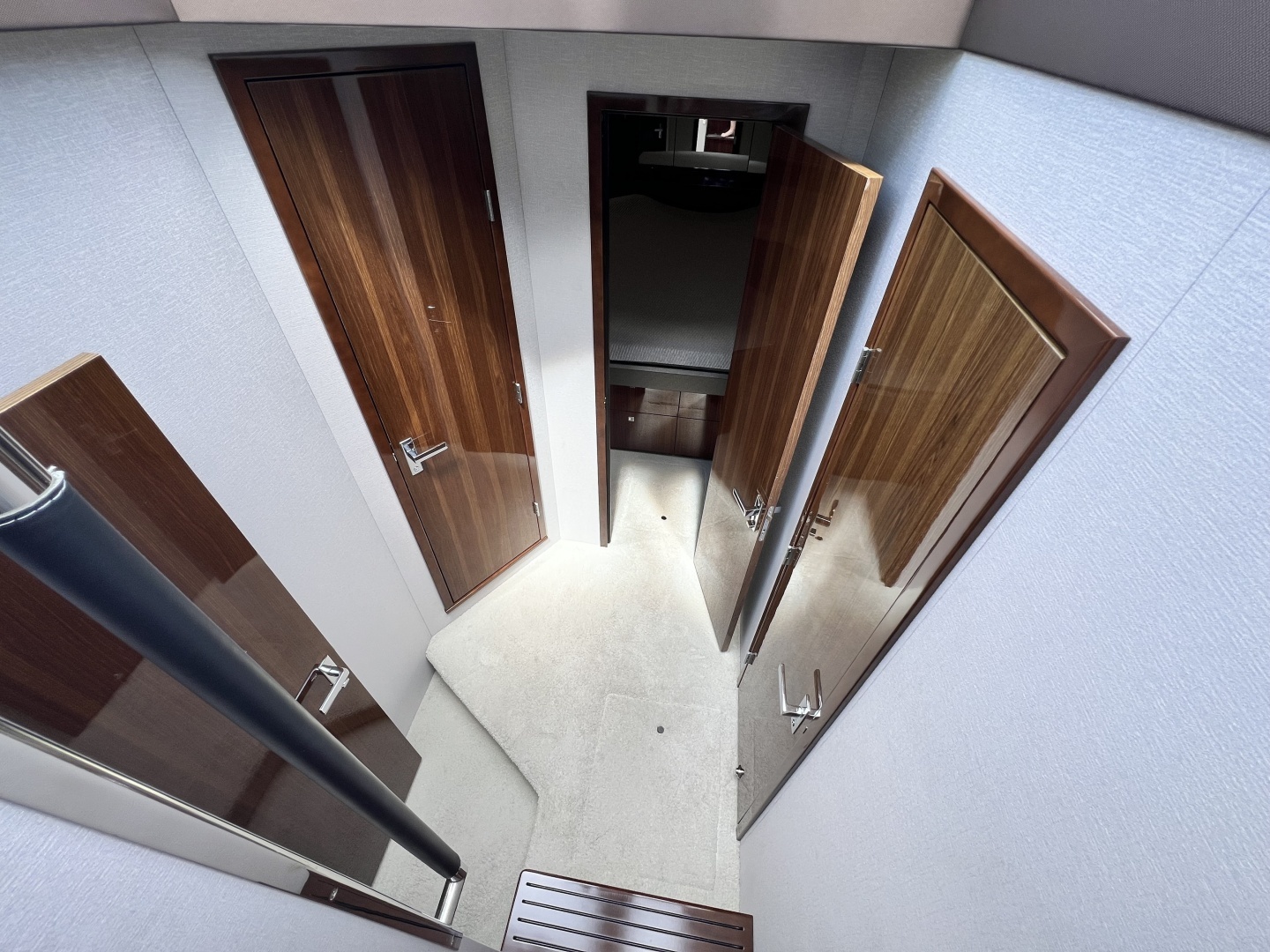 Cruisers Yachts 50 Cantius Yacht For Sale